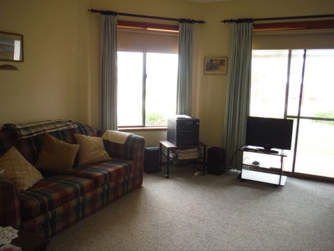 Catalina Cottage - Phillip Island Accommodation 1