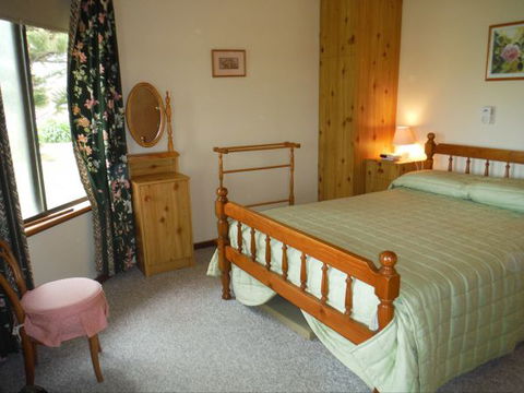Catalina Cottage - Phillip Island Accommodation 2