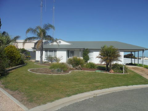 Alilly - Phillip Island Accommodation 0