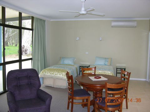 Myrtleford Masonic Units - Phillip Island Accommodation 2