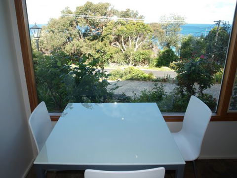 Beach Views Lorne - Phillip Island Accommodation 3