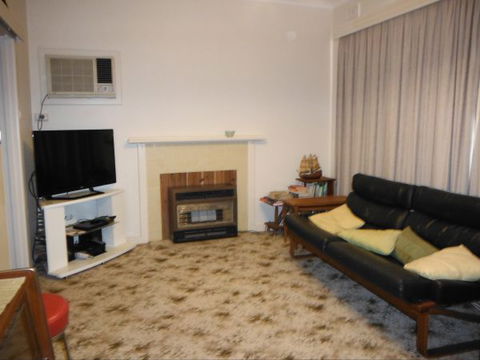 Sea Crest - Phillip Island Accommodation 2
