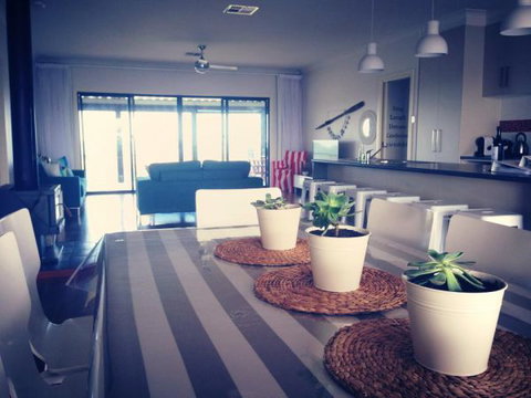 Vintage Oar Holiday House - Phillip Island Accommodation 1