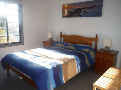 Decked Out - Phillip Island Accommodation 1