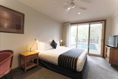 Eugenie's Luxury Accommodation - Phillip Island Accommodation 3