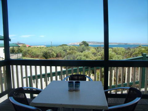 Elliston Waterloo Bay Tourist Park - Phillip Island Accommodation 0