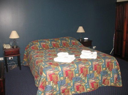Atherton Hotel - Phillip Island Accommodation 2