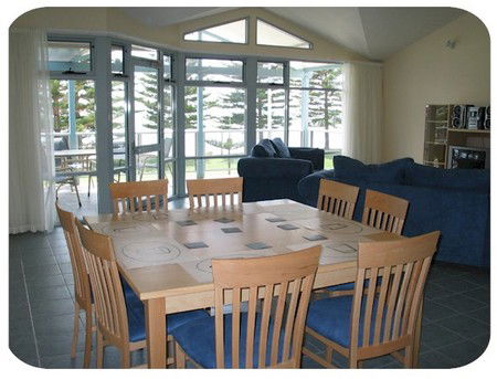 Port Lincoln Foreshore Apartments - Phillip Island Accommodation 1
