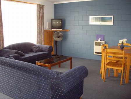 Castaway Holiday Apartments - Phillip Island Accommodation 4