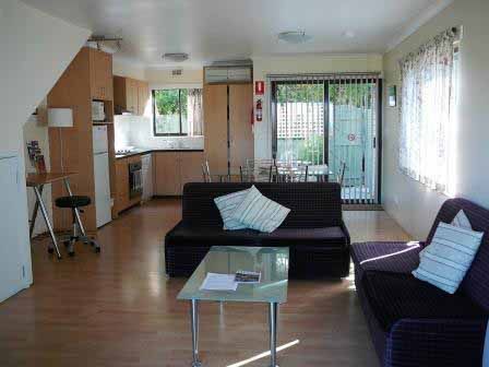 Davey Place Holiday Townhouses - Phillip Island Accommodation 3