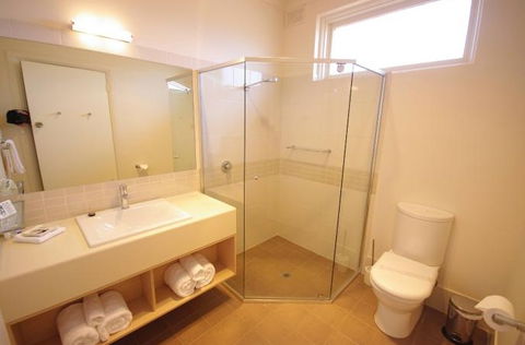 Adelaide Road Motor Lodge - Phillip Island Accommodation 1