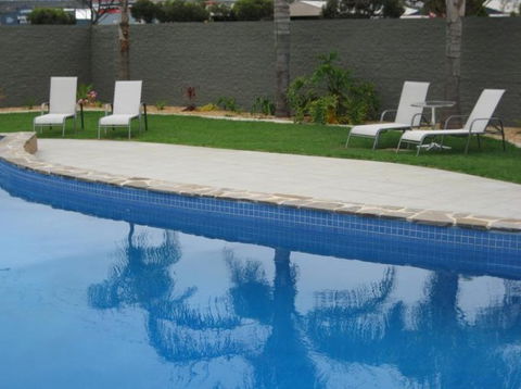 Adelaide Road Motor Lodge - Phillip Island Accommodation 2