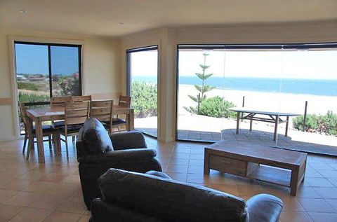 Cliff House Beachfront Villas - Phillip Island Accommodation 1