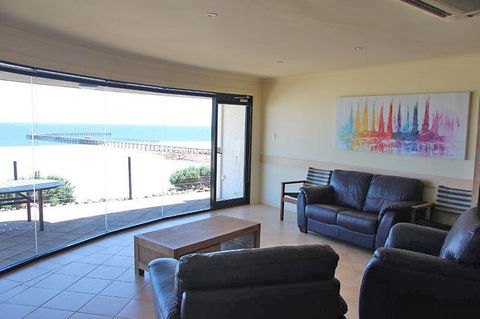 Cliff House Beachfront Villas - Phillip Island Accommodation 2