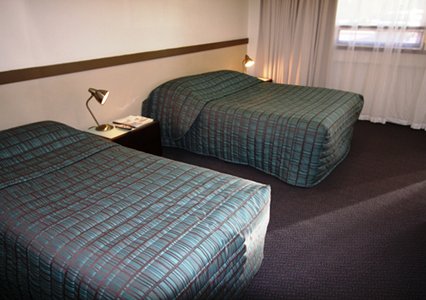Highlander Hotel Bar Kitchen Rooftop - Phillip Island Accommodation 3