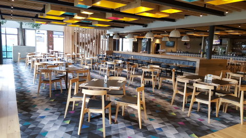 Highlander Hotel Bar Kitchen Rooftop - Phillip Island Accommodation 6