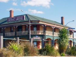 Streaky Bay Hotel Motel - Phillip Island Accommodation 0