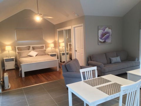 High Peaks Cottages - Phillip Island Accommodation 1