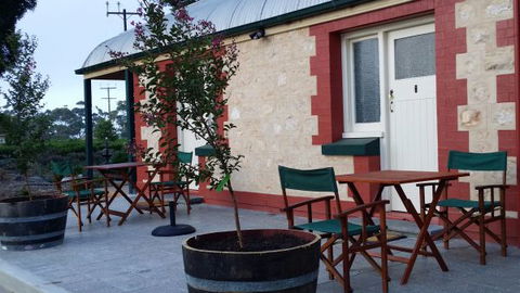 Angas Plains Estate Wines Heritage Suite - Phillip Island Accommodation 2