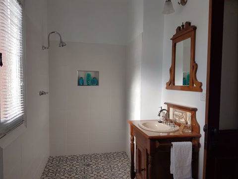 Angas Plains Wines Suites - Phillip Island Accommodation 9