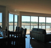 Parrydyse Clayton Bay