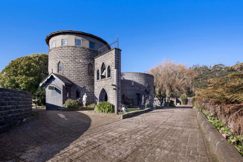 Castle Suites - Kryal Castle - Phillip Island Accommodation 8