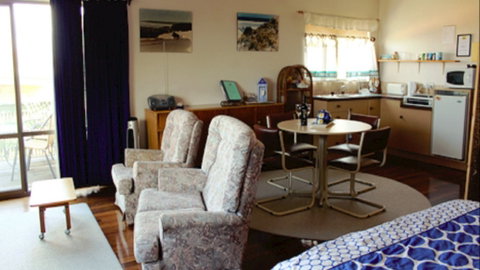 Yardarm B&B - Phillip Island Accommodation 0