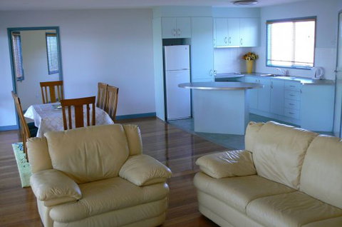 Sandy Point Beach Escape - Phillip Island Accommodation 3
