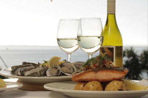 Stradbroke Island Beach Hotel | Spa Resort - Phillip Island Accommodation 2