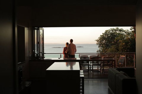 Stradbroke Island Beach Hotel | Spa Resort - Phillip Island Accommodation 9