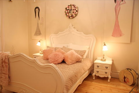 Azalea Cedar-Rose Villa - Phillip Island Accommodation 1