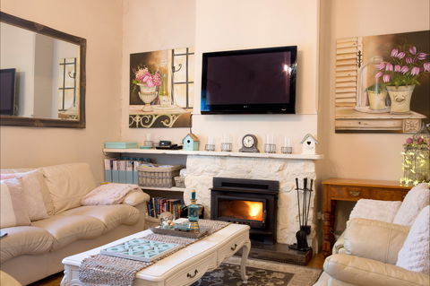 Azalea Cedar-Rose Villa - Phillip Island Accommodation 4
