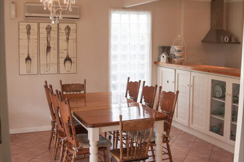 Azalea Cedar-Rose Villa - Phillip Island Accommodation 5