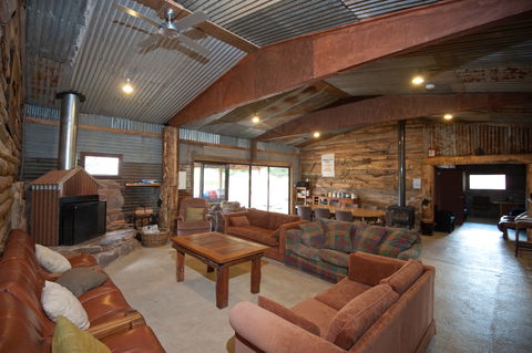 Howqua Valley Views - Phillip Island Accommodation 1