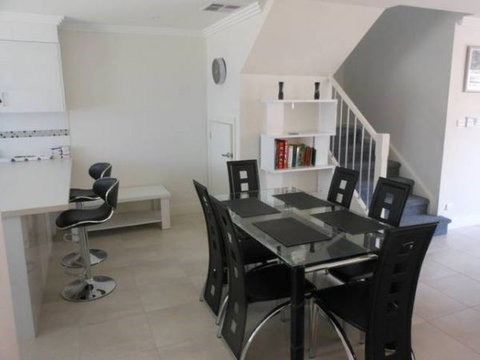 Oaklands Junction - Phillip Island Accommodation 2