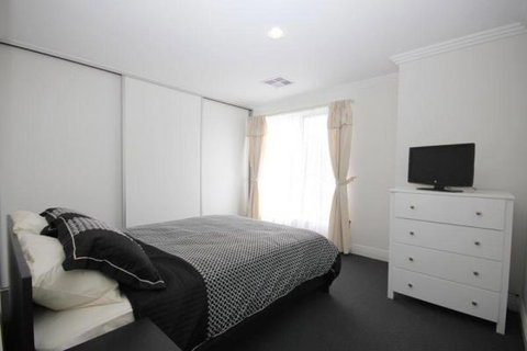 Oaklands Junction - Phillip Island Accommodation 3