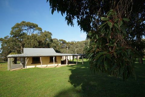 Southern Ocean Retreats - Goondooloo Cottage - Phillip Island Accommodation 0