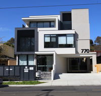 Whitehorse Apartments Hotel