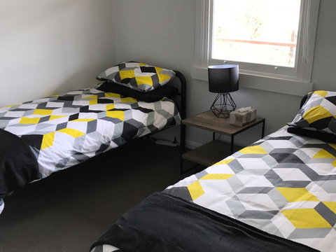 Derby Digs Cottage - Phillip Island Accommodation 2