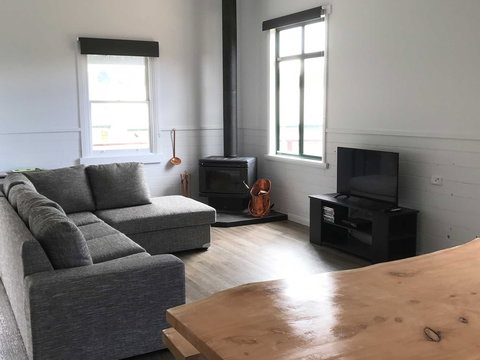 Derby Digs Cottage - Phillip Island Accommodation 4