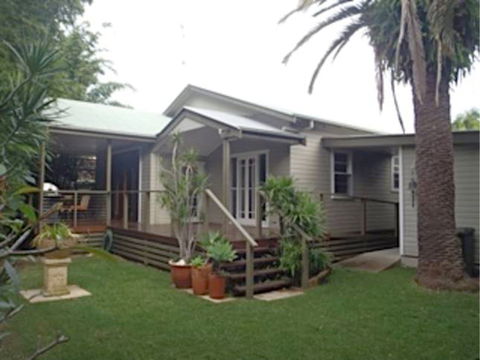 MacNicol Cottage - Phillip Island Accommodation 0