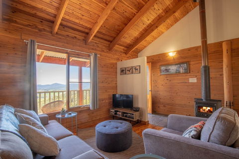 Melaleuca Mountain Retreat - Phillip Island Accommodation 2
