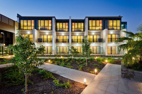 Quality Hotel Taylors Lakes - Phillip Island Accommodation 0