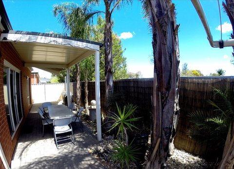 Shamore Apartments - Eleventh Street Mildura - Phillip Island Accommodation 1