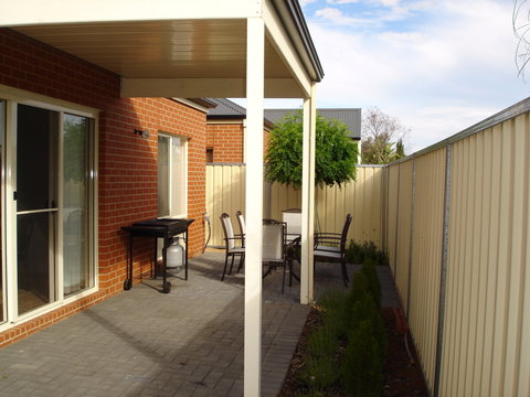 Shamore Apartments - Eleventh Street Mildura - Phillip Island Accommodation 5