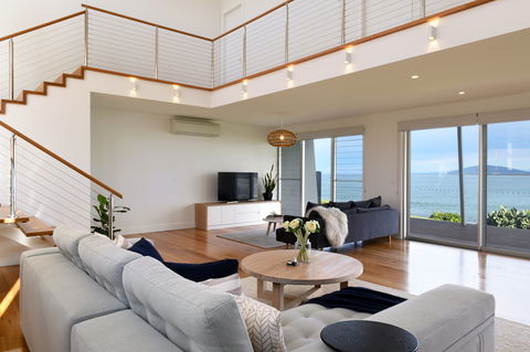 Absolute Waterfront Gerroa - Phillip Island Accommodation 1