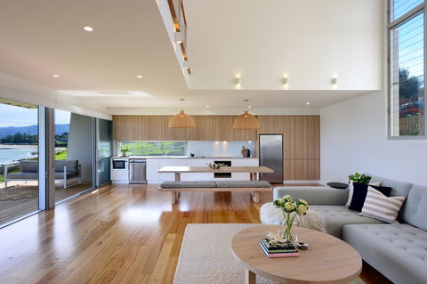 Absolute Waterfront Gerroa - Phillip Island Accommodation 2