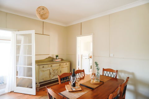 Adelong Valley Farm Stays - Moorallie Cottage - Phillip Island Accommodation 2