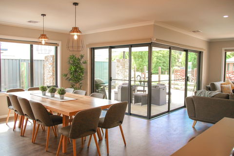 Amaroo - Phillip Island Accommodation 0