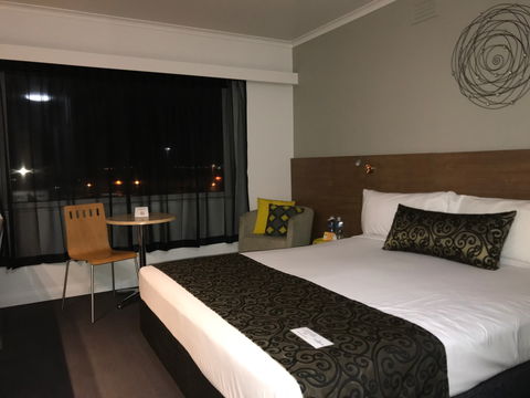 Burnie Central TownHouse Hotel - Phillip Island Accommodation 2